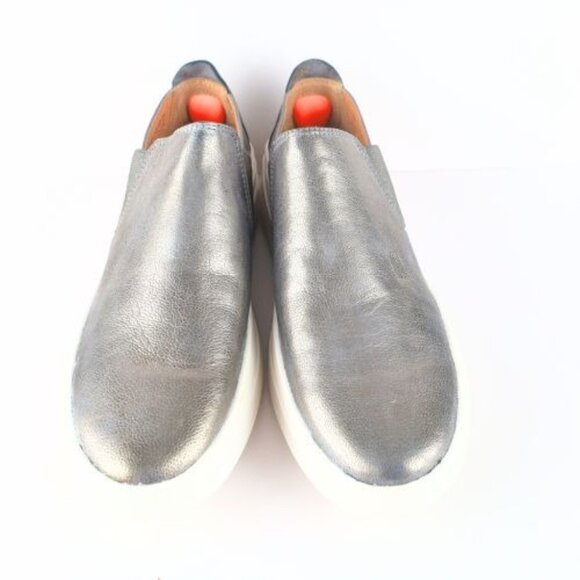 Gentle Souls By Kenneth Cole Rosette Slip-On Sneaker Size 9.5 M Pewter Metallic - Picture 6 of 10